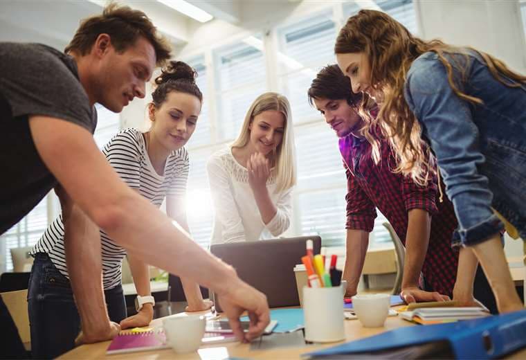 El trabajo en equipo desempeña un papel importante en la felicidad