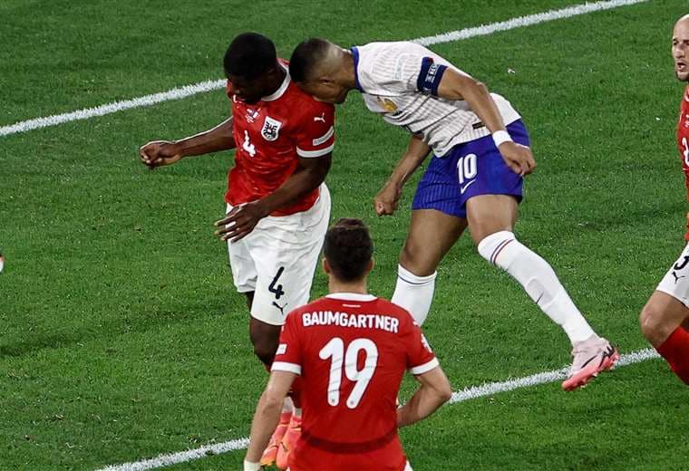 Momento de la lesión que sufre Kylian Mbappé/Foto: AFP