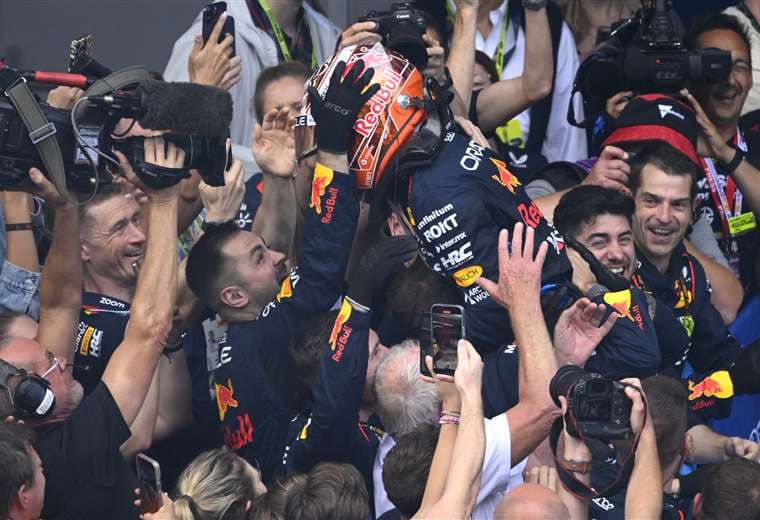 Algarabía por Verstappen que ganó el GP de F1. Foto: AFP
