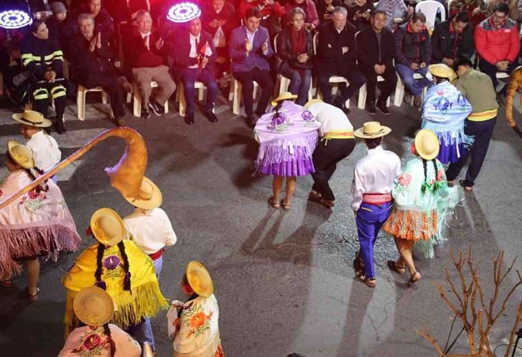 Tarija inició celebración de su fundación con reconocimientos y un programa de eventos culturales
